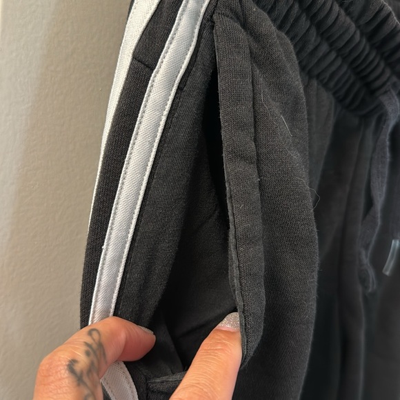 Adidas sweat pants - Picture 4 of 5